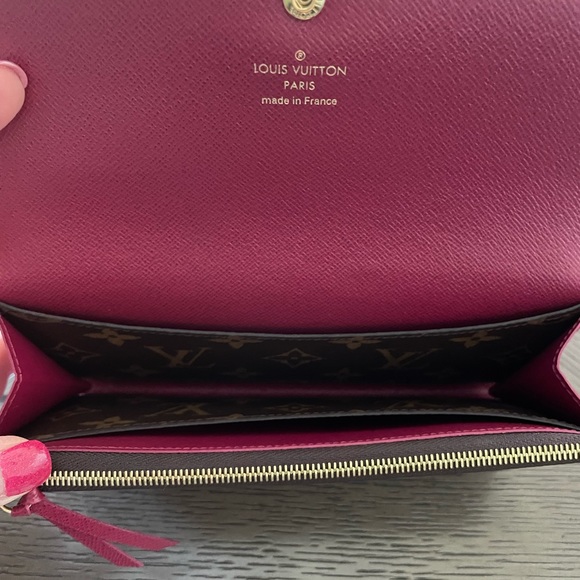 Louis Vuitton Emilie Wallet - Picture 7 of 16